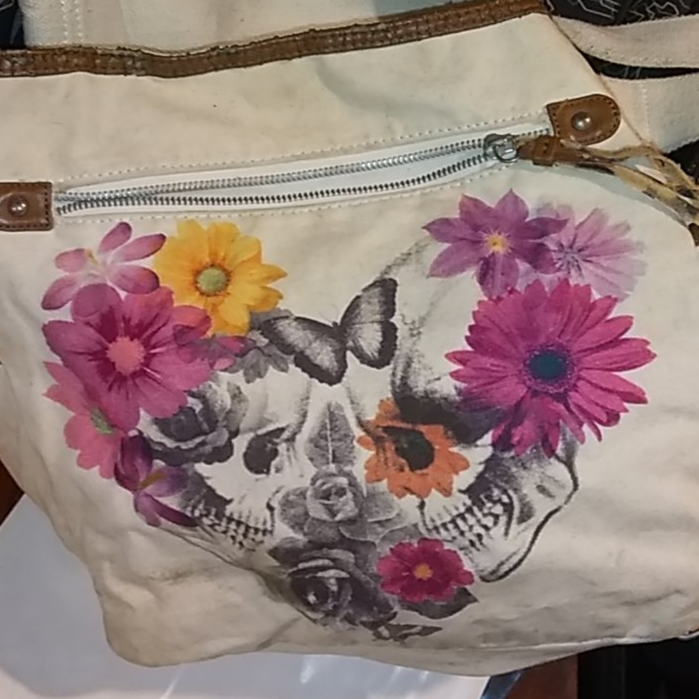 Aeropostale skull purse